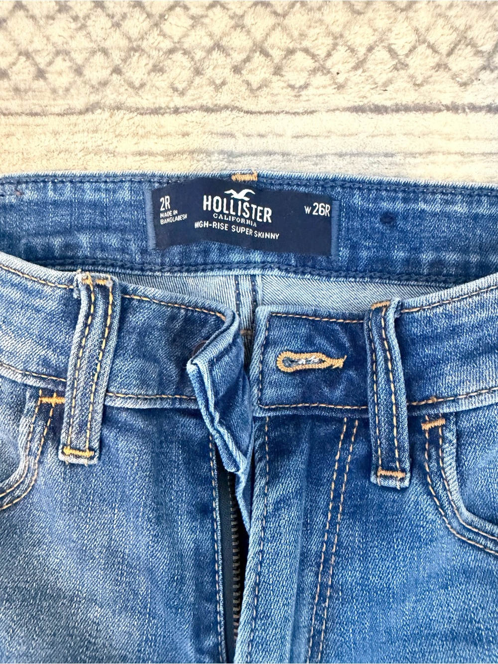 Hollister High-Rise Super Skinny Jeans in Medium Blue Wash